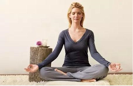 如何纠正含胸驼背不良体态,含胸驼背最简单几个动作