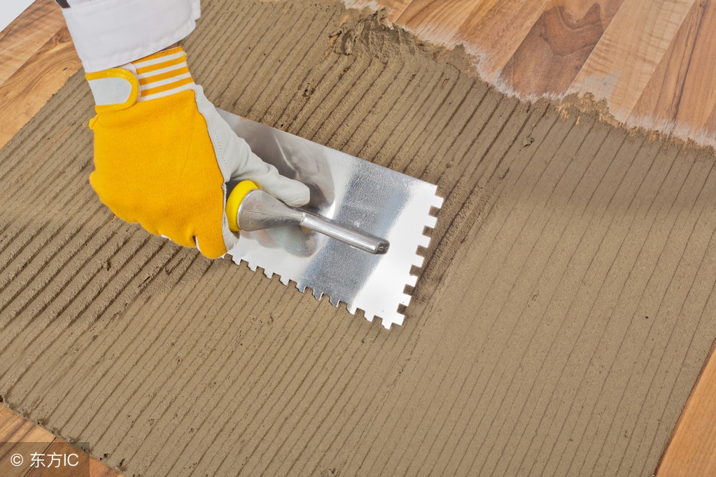 厨房瓷砖旧了坏了有什么方法翻新,瓷砖旧了喷什么东西能使瓷砖翻新