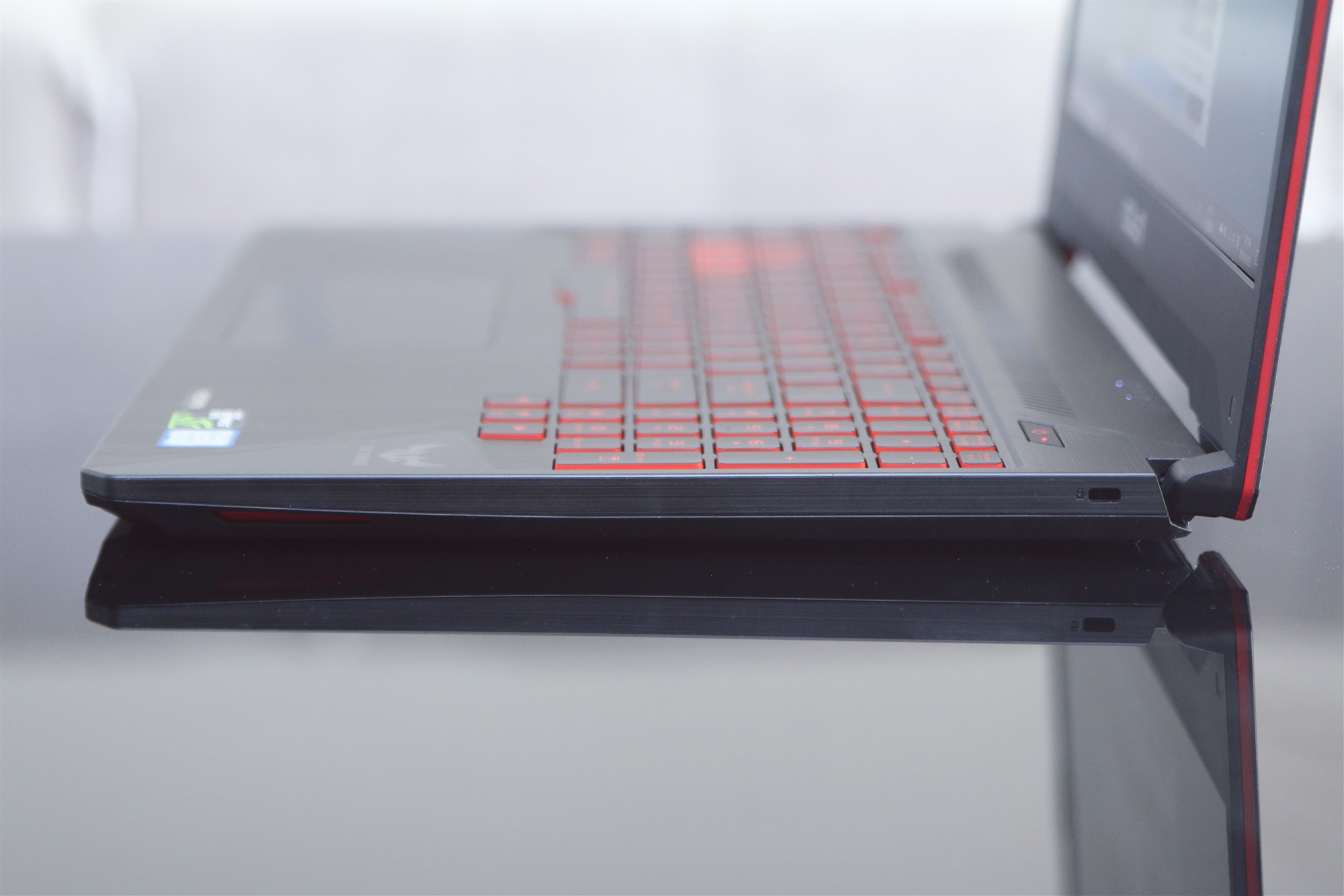 华硕飞行堡垒6plus,华硕飞行堡垒6能加固态吗