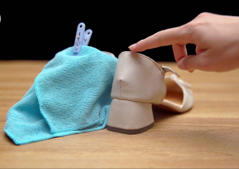 鞋子脚后跟磨脚有什么小妙招,凉鞋太紧了磨脚怎么办