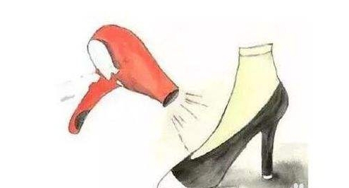 鞋子脚后跟磨脚有什么小妙招,凉鞋太紧了磨脚怎么办