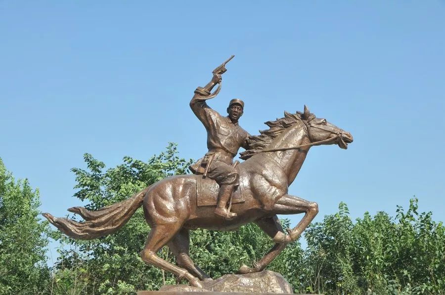 爱上这座灯火璀璨的城市,爱上临沂这座城