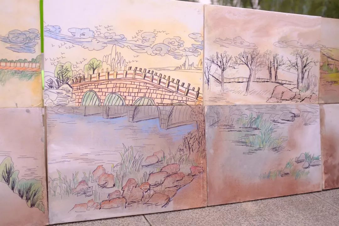 绿·道——天府绿道采风写生作品展巡展亮相锦城湖，小朋友们写生忙