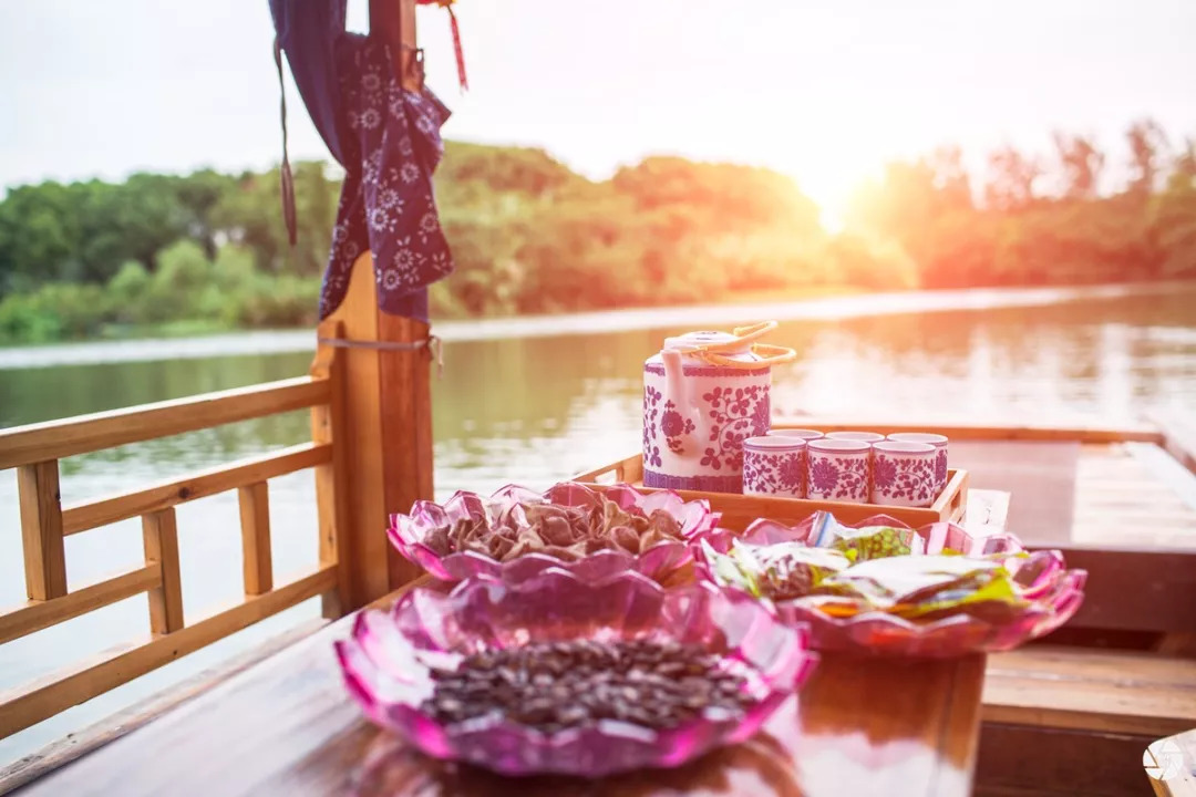 阳澄湖旅游吃大闸蟹民宿,沙家浜景区芦花湾住宿