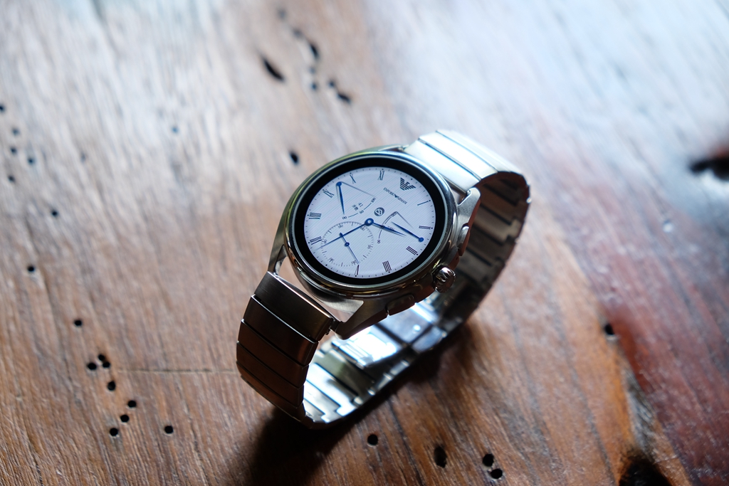 3990元的真智能手表贵吗？阿玛尼ART5006：奢华与智能的巧妙结合