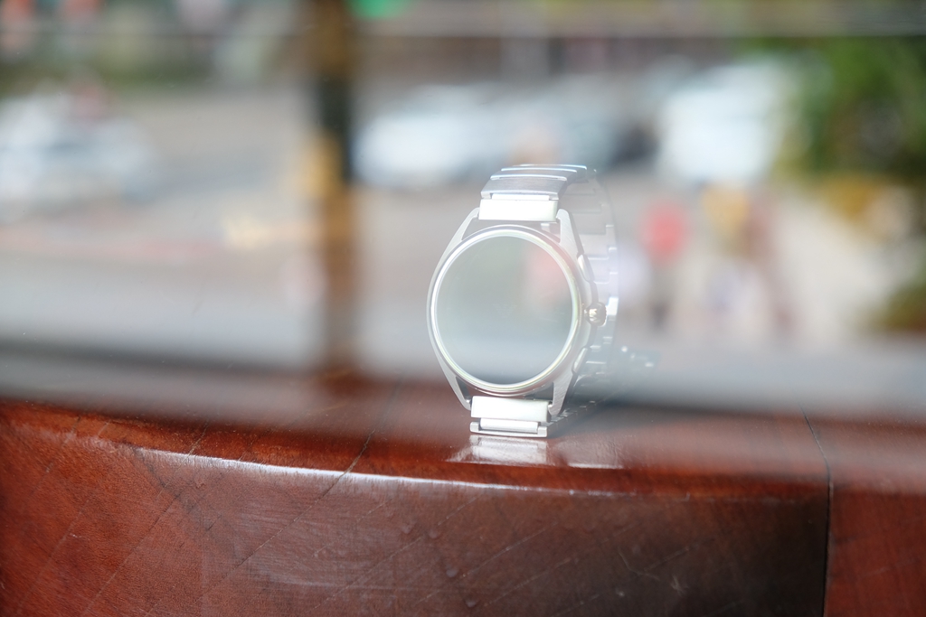 3990元的真智能手表贵吗？阿玛尼ART5006：奢华与智能的巧妙结合