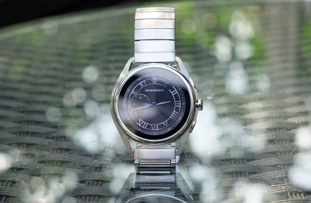 3990元的真智能手表贵吗？阿玛尼ART5006：奢华与智能的巧妙结合