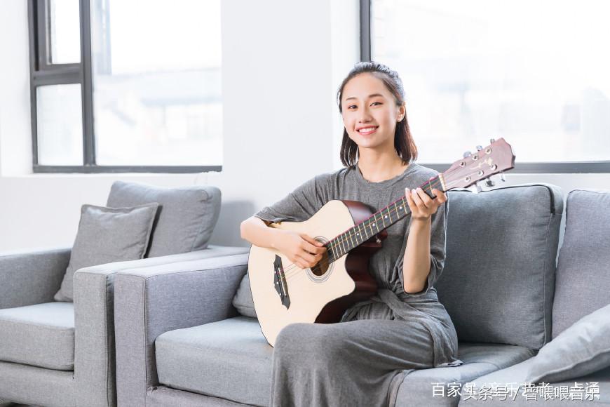 自学尤克里里零基础指法,新手尤克里里怎么才能学会弹唱