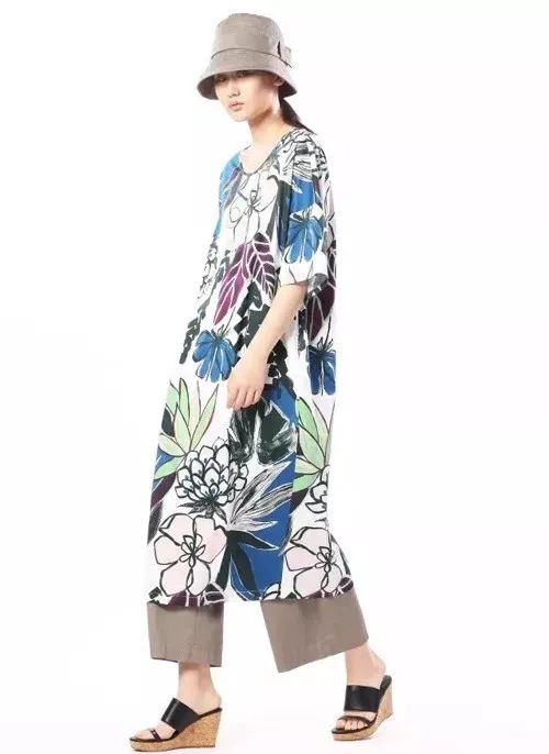 曲江银泰求救!大门即将被挤破!