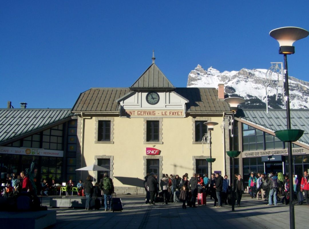 情人节专属特惠！3月3日出发！UCPA滑雪6天5晚！含5晚食宿，保险等费用！丰富的雪上运动，专业的滑雪教练！