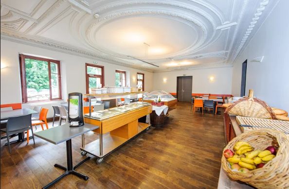 情人节专属特惠！3月3日出发！UCPA滑雪6天5晚！含5晚食宿，保险等费用！丰富的雪上运动，专业的滑雪教练！