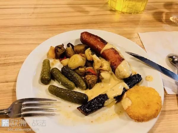 情人节专属特惠！3月3日出发！UCPA滑雪6天5晚！含5晚食宿，保险等费用！丰富的雪上运动，专业的滑雪教练！