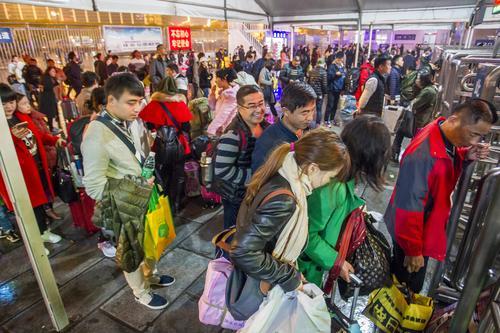 黄金周广州火车站加开18趟列车,开往湖南和省内这些地方