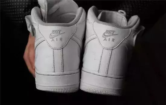 鞋子发霉变黄怎么洗白,鞋子发霉怎么洗掉小白鞋