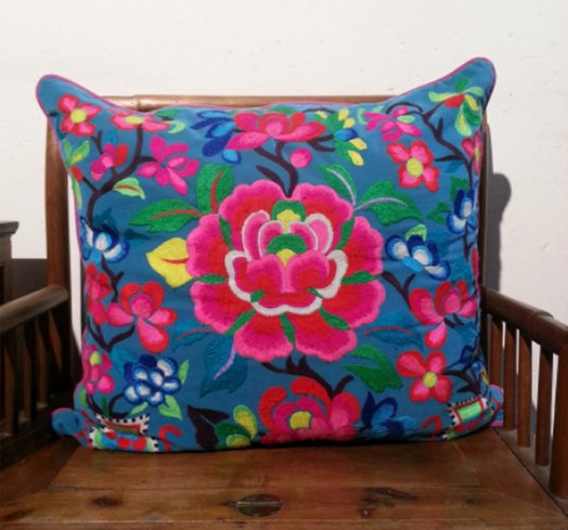 刺绣抱枕自己绣教程,别有风情丝带绣抱枕入门教程