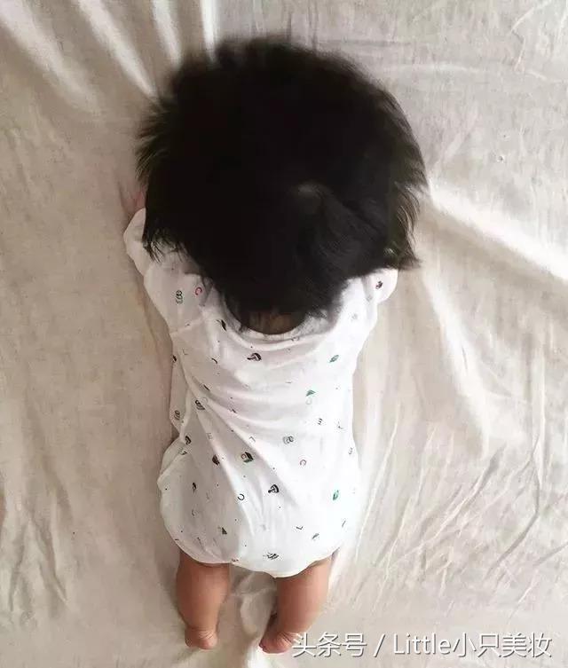 干皮缺水出油长痘用什么护肤,适合油痘肌换季干燥起皮的护肤品