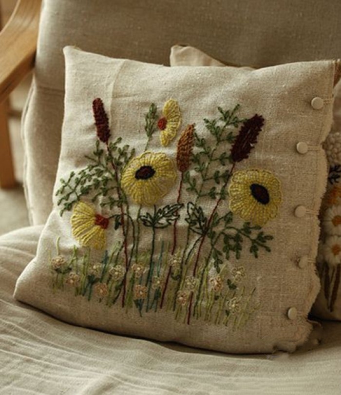 刺绣抱枕自己绣教程,别有风情丝带绣抱枕入门教程