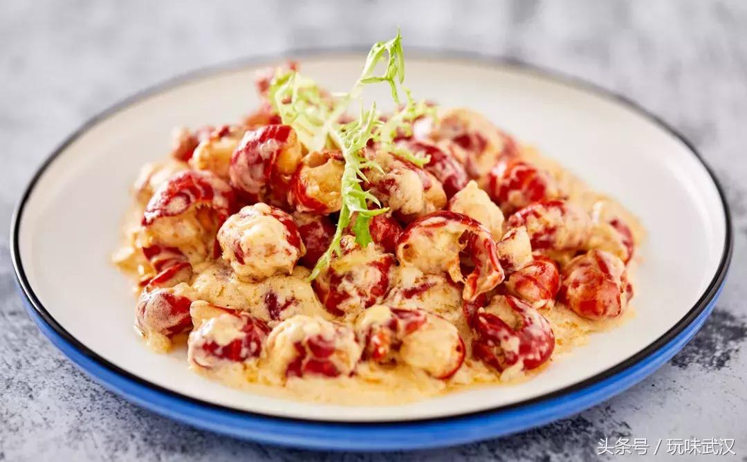 靓靓蒸虾打卡图片,武汉靓靓蒸虾明星打卡