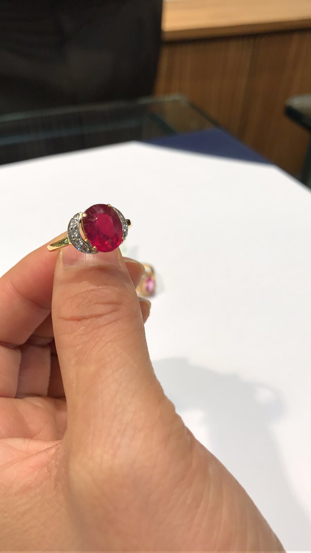 在印度就餐时用左手吃饭合适吗,在印度用左手吃饭会怎么样