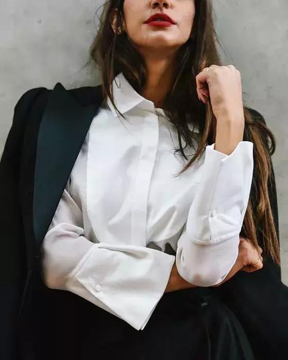 衣服发黄了别扔用这个洗,用漂白剂把白色衣服漂黄了怎么办