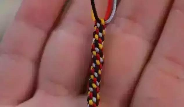 文玩手串串珠怎么打结,文玩手串水晶弹力绳子打结方法