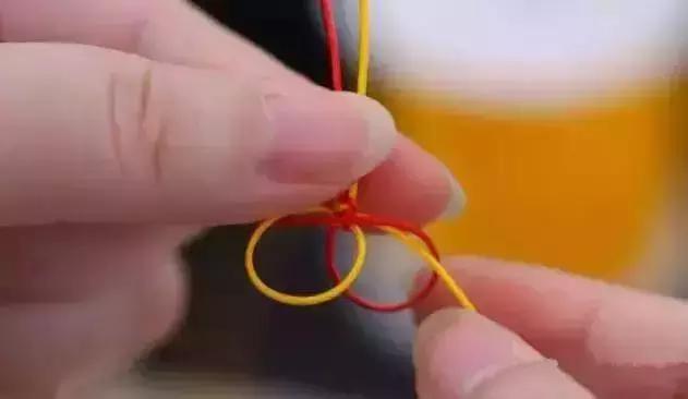 文玩手串串珠怎么打结,文玩手串水晶弹力绳子打结方法