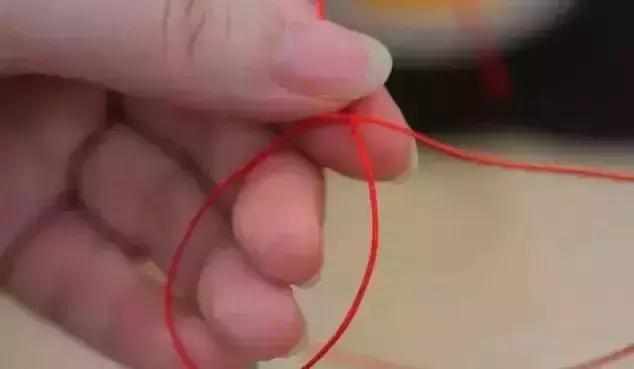 文玩手串串珠怎么打结,文玩手串水晶弹力绳子打结方法