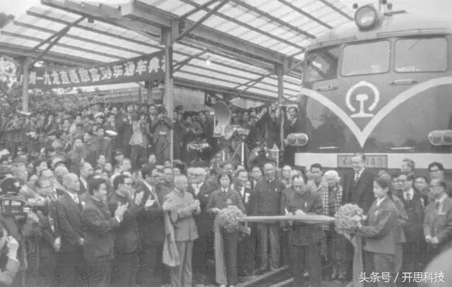 「人老了就开始喜欢怀旧」90年代的广州火车站，究竟有多恐怖？