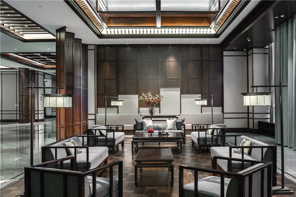 涞源白石山华中假日温泉酒店餐厅,涞源温泉小镇离白石山多远