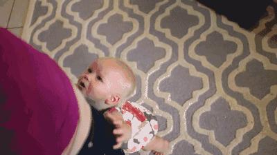 “儿子6岁了，还在摸乳房”,如何应对情感关怀缺失？