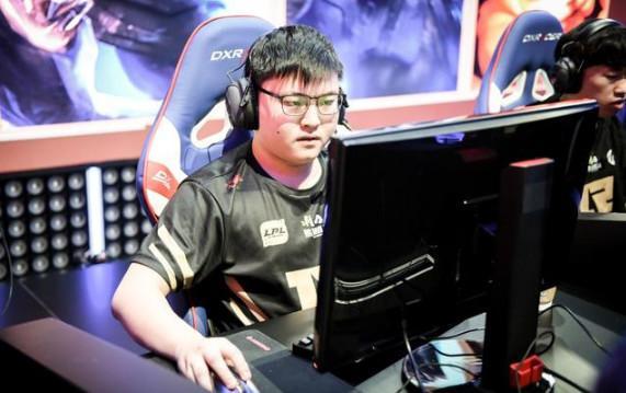 三页红色的战绩，FNC欧城究竟经历了怎样的“社会毒打”！