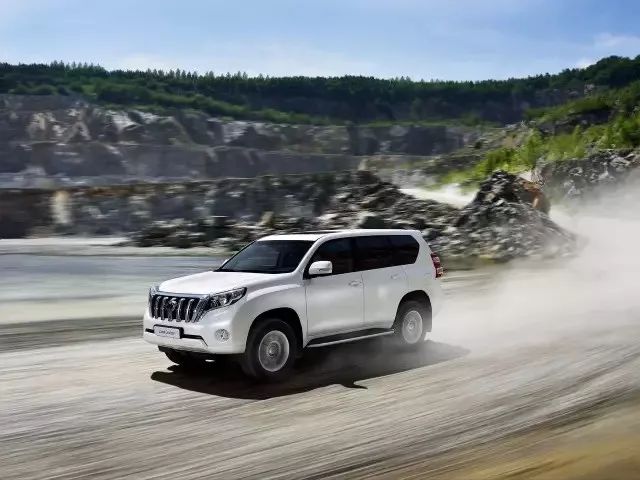 挥金如土的迪拜土豪喜欢这五款车,最后这款才几十万,一顿饭而已