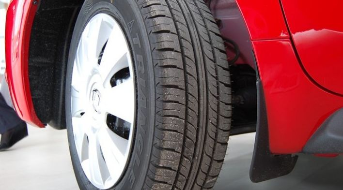 检查汽车是否跑偏,保养后车子跑偏怎么办