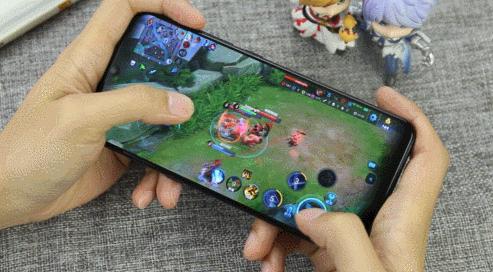 国产手机玩游戏比iPhone流畅？体验下来改变了我的看法