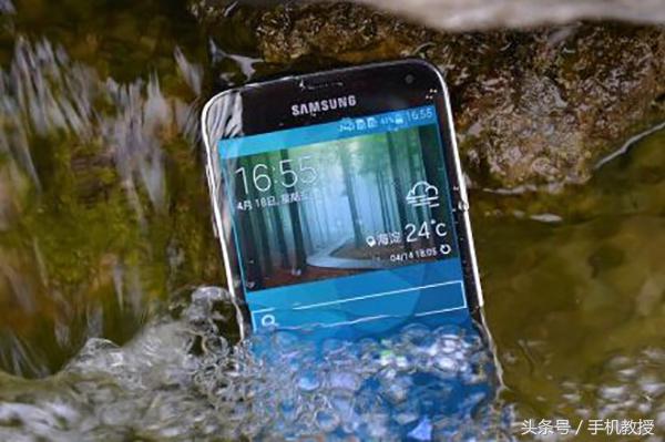 如何拯救落水的手机,手机进水了用大米一招搞定