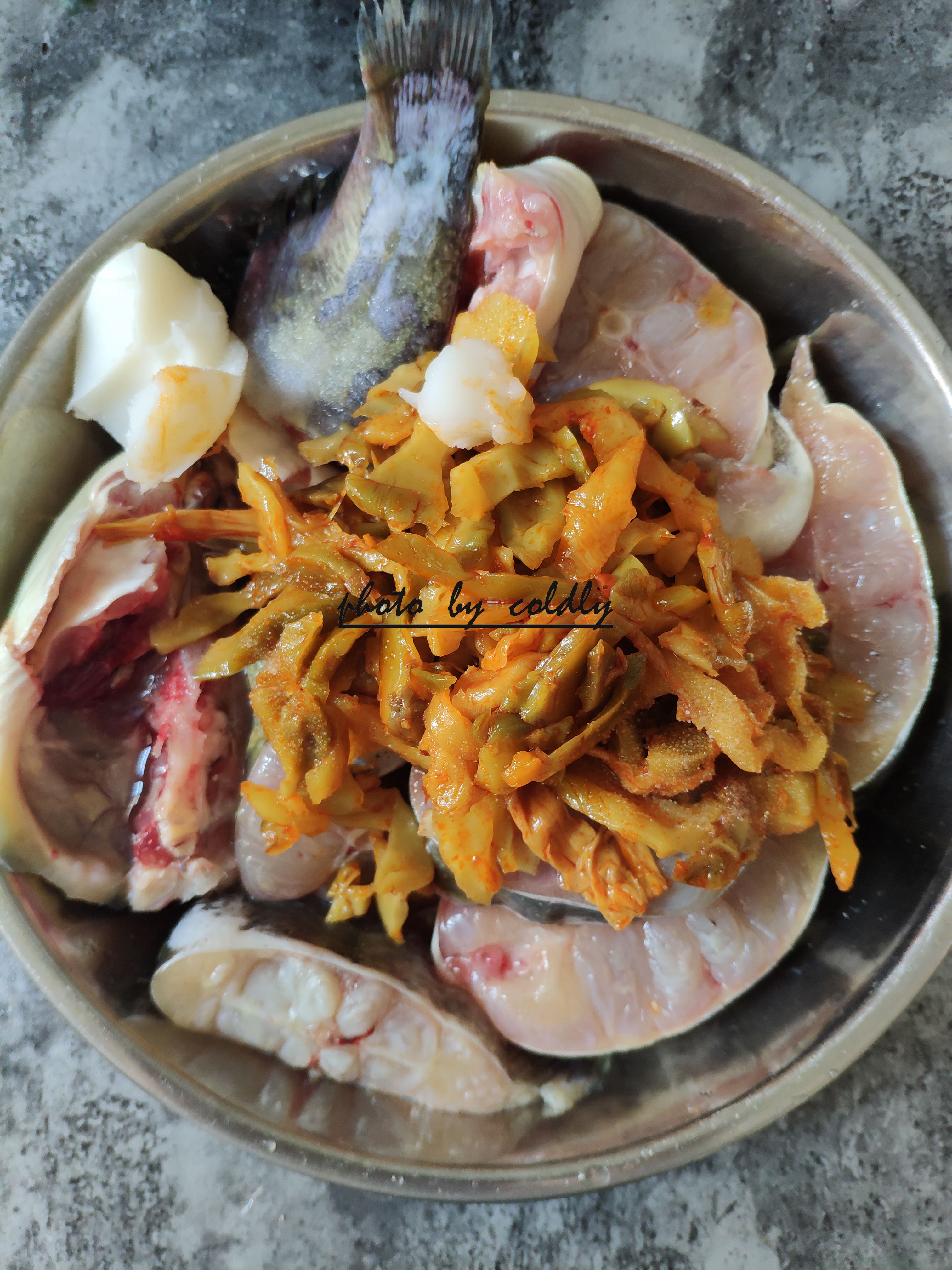 鱼身上的粘液粘衣服上怎么去除,如何去除粘液鱼身上的粘液