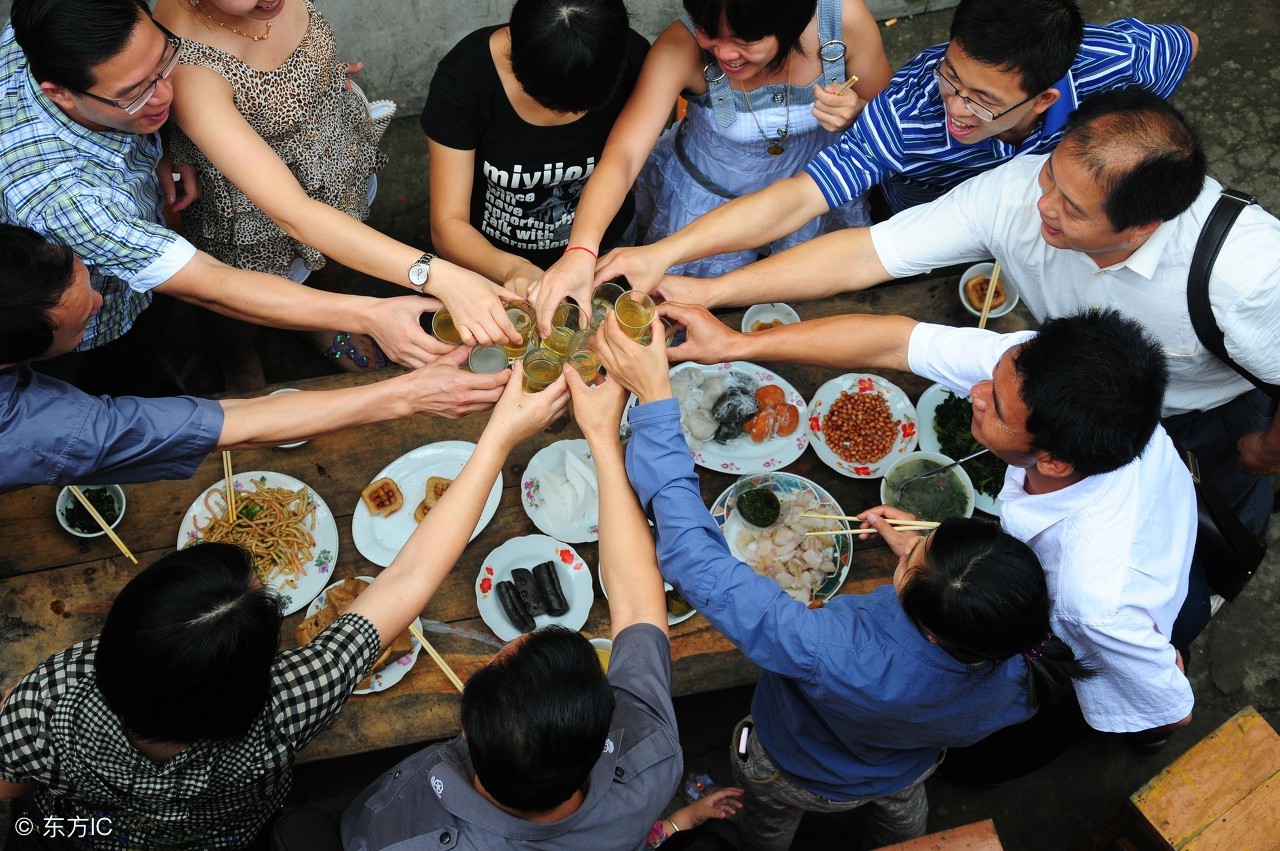 喝酒致人危险的危害有哪些,长期喝酒对人的三大危害搞笑