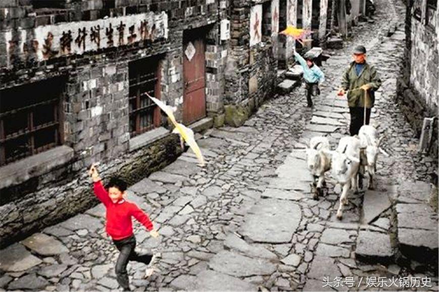 老人说门前有横路子孙享富贵,门口有横路子孙多富贵的说说