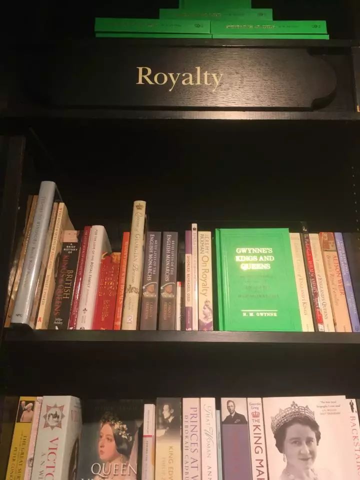 我们深度测评了8家英国书店，回国的行李全部超重