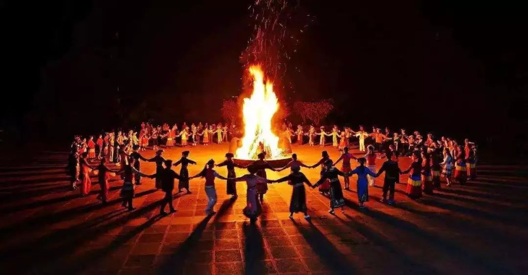 最火的爱国诗歌10首,最著名的十首爱国诗句