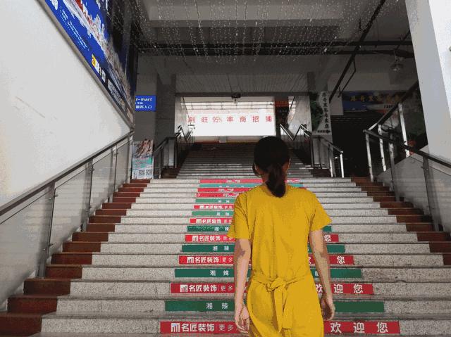 朋友叫我跟他去蹭饭,朋友喊我去蹭饭