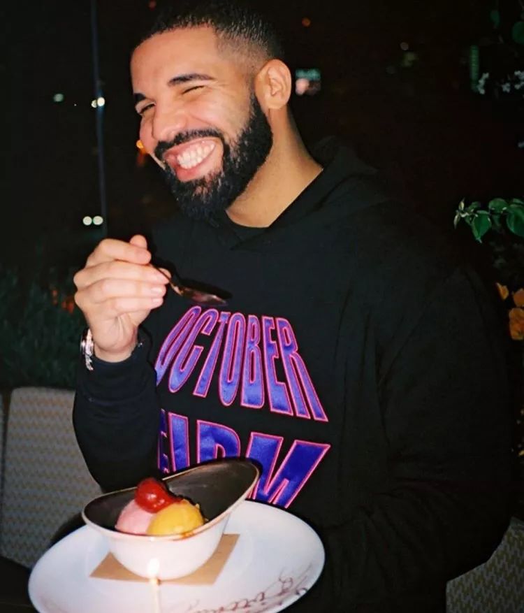 夜店假富二代们,夜店假富二代视频