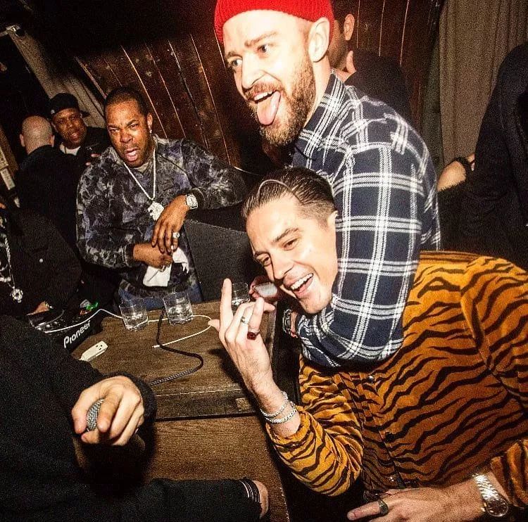 夜店假富二代们,夜店假富二代视频