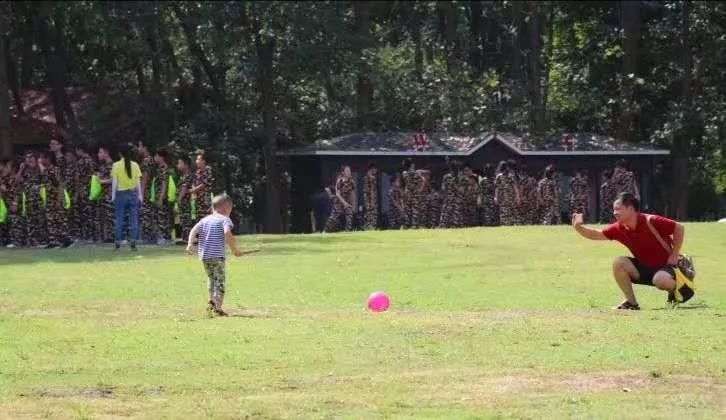 只有120亩的庄园，依靠营地教育，每年游客超十万，在股交所挂牌