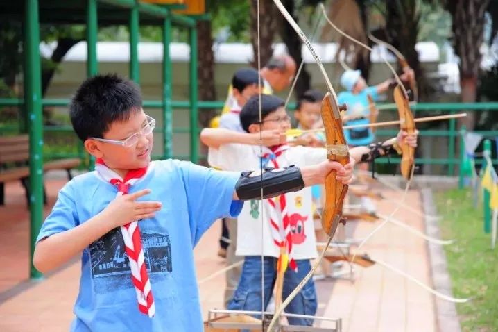 只有120亩的庄园，依靠营地教育，每年游客超十万，在股交所挂牌