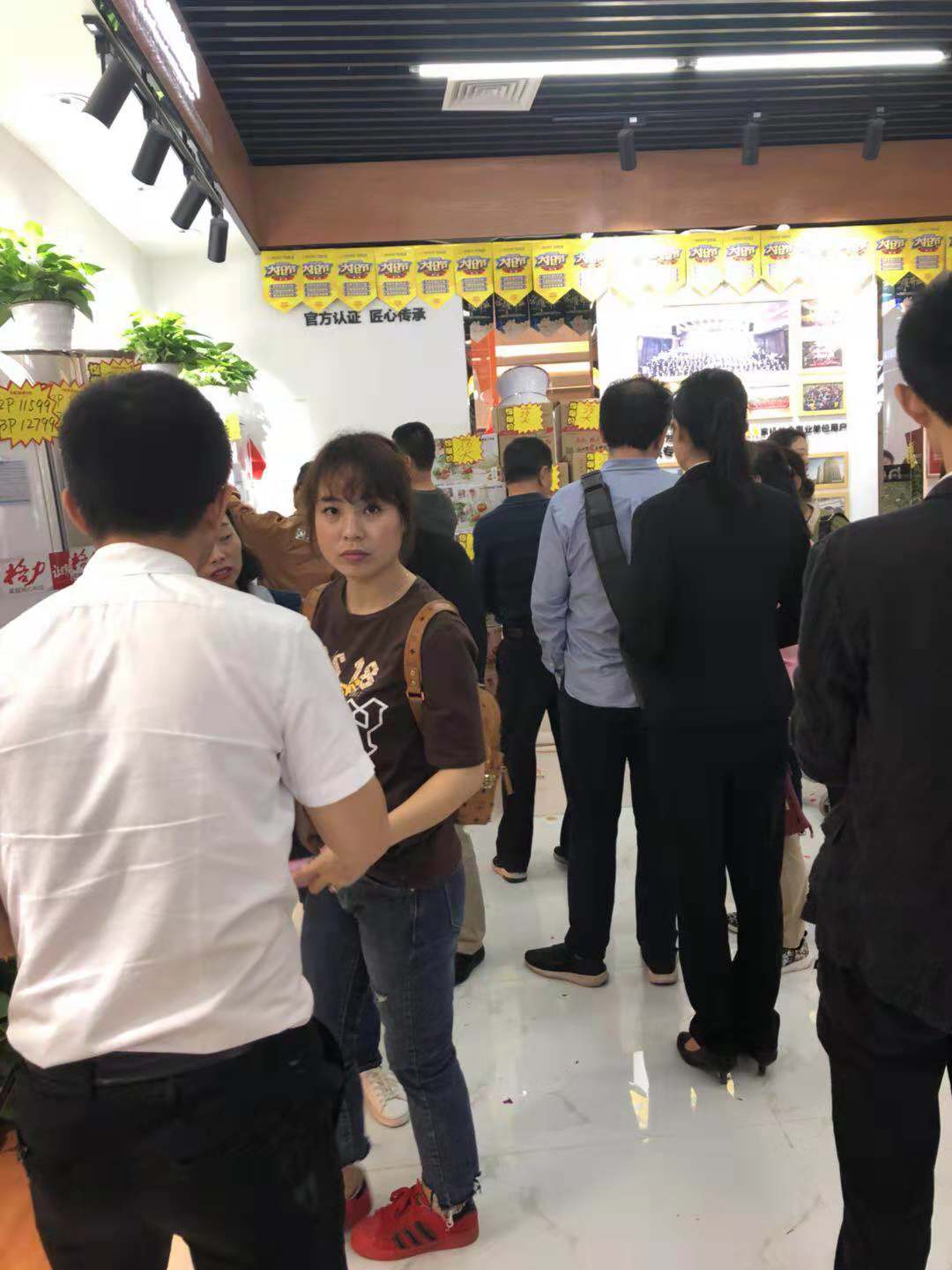 南虹十一璀璨开业只剩六天“捡相因”