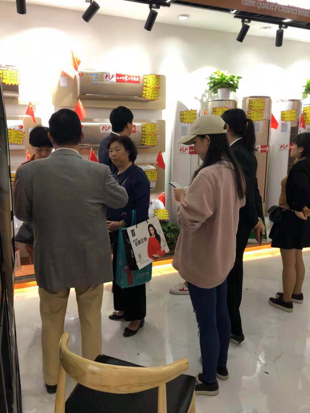 南虹十一璀璨开业只剩六天“捡相因”