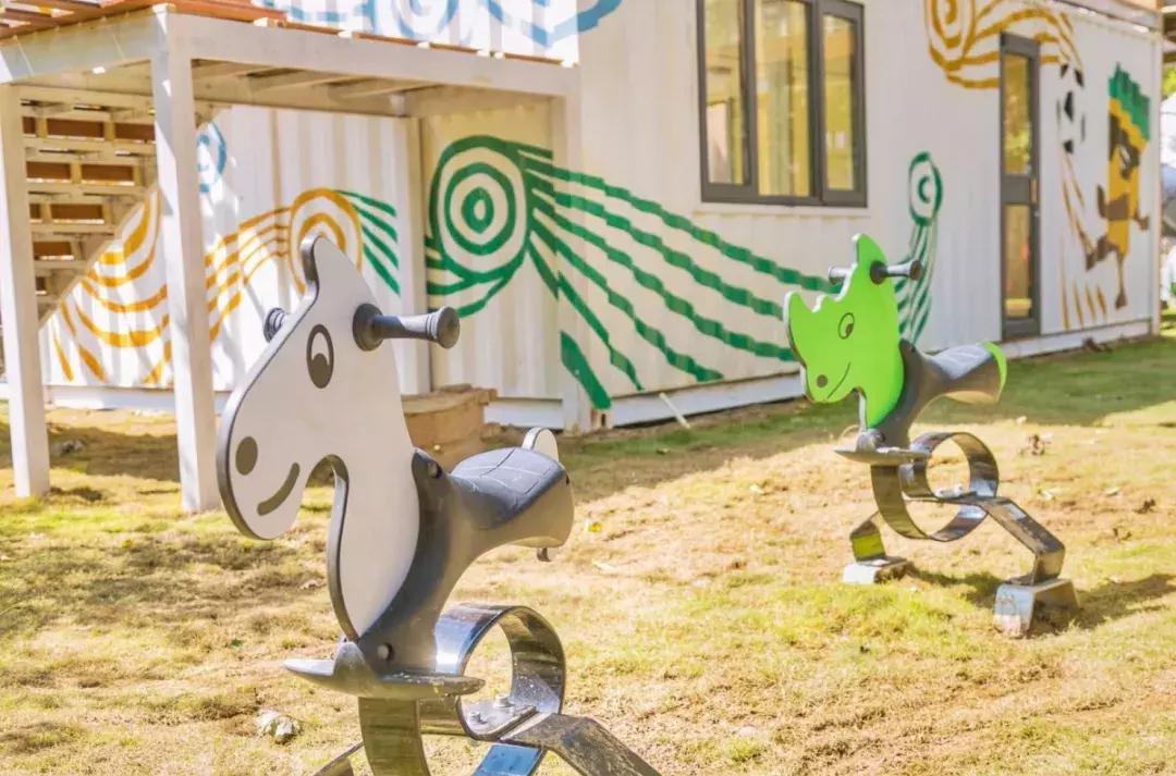 郑州足球小镇2019,郑州足球小镇有真草足球场吗