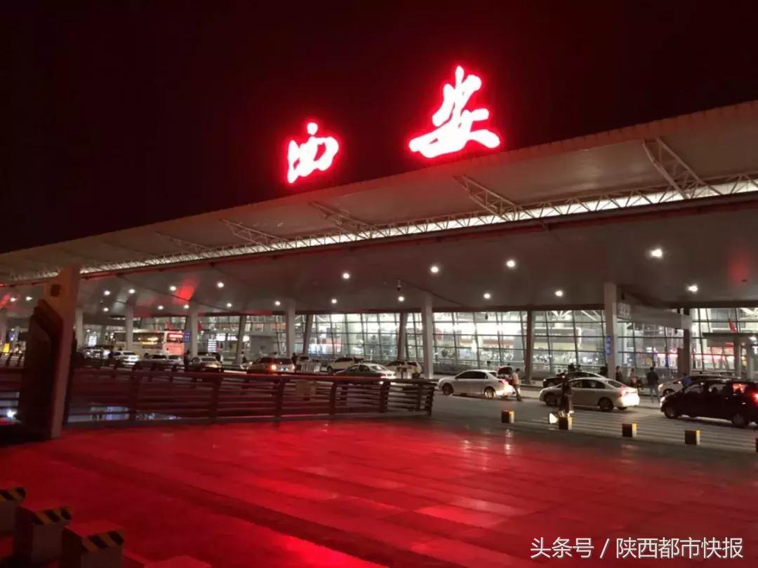 北客站卖光今日票，230万人挤地铁，车堵人多，但大家竟为这件事点赞