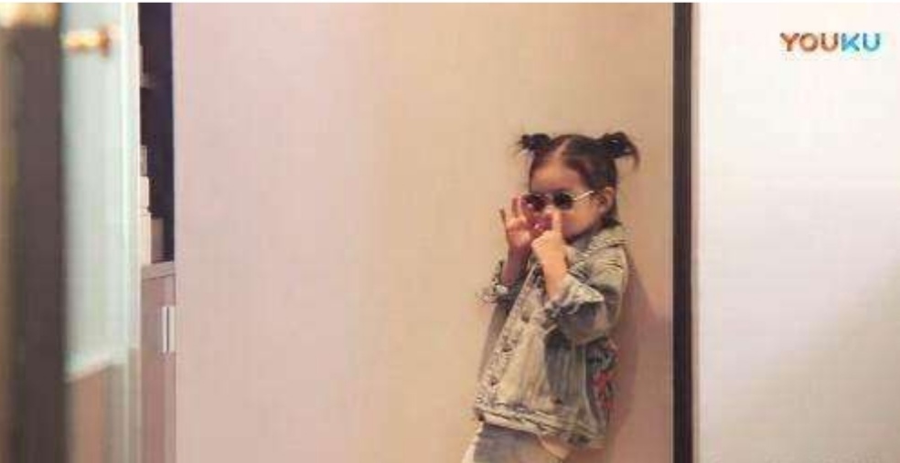 戚薇全包眼妆,戚薇时尚感爆棚一天三次造型太帅